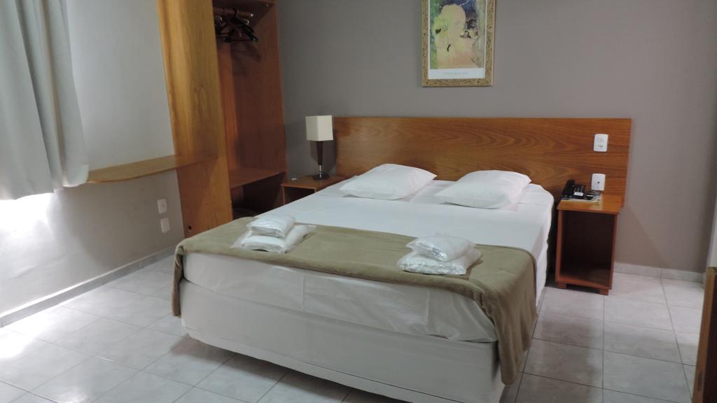 Presidente Hotel Passos Esterno foto