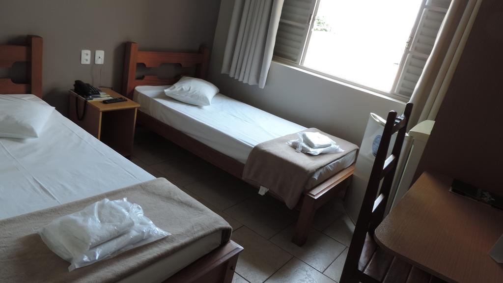 Presidente Hotel Passos Esterno foto